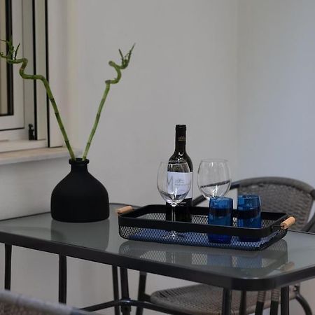 Apartmán Stylish Abode Under Acropolis W/ Sunny Courtyard! Atény Exteriér fotografie