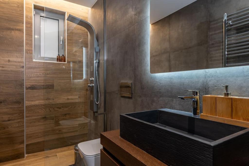 Apartmán Stylish Abode Under Acropolis W/ Sunny Courtyard! Atény Exteriér fotografie