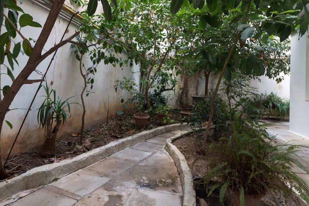Apartmán Stylish Abode Under Acropolis W/ Sunny Courtyard! Atény Exteriér fotografie